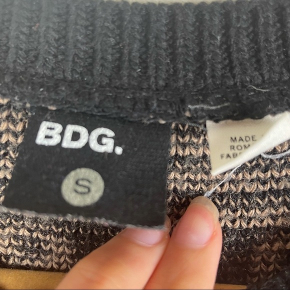 BDG Aztec High Low Comfy Crew Neck Sweater - Picture 8 of 9